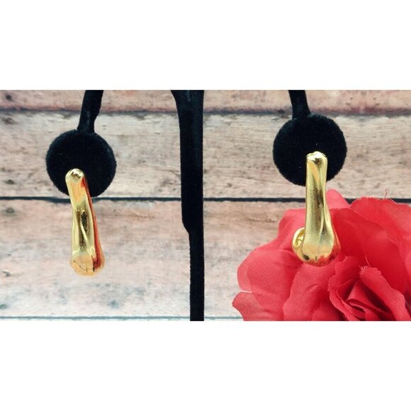 Beautiful Gold Tone Drop Earrings "J" Shaped 1.5" Pierced Elegant Career - Picture 5 of 10